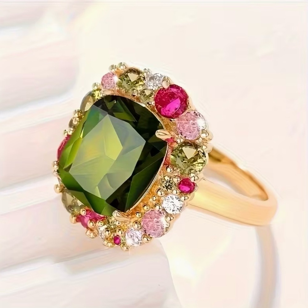 Gorgeous CZ Ring Gold Tone Size 8 - Picture 5 of 5
